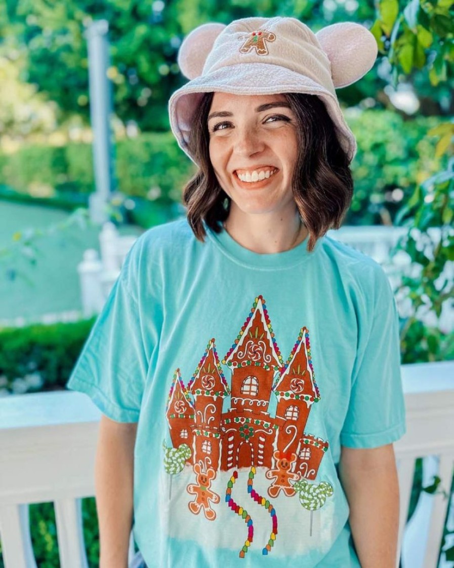 Clothing Darling Dream Co. Tees | Gingerbread Christmas Tee